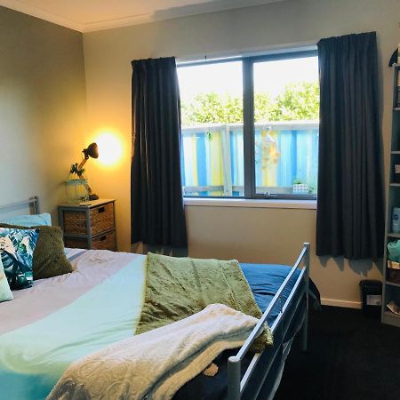 A Little Bit Beachy Modern Guest Room And Private Toilet Christchurch Eksteriør bilde