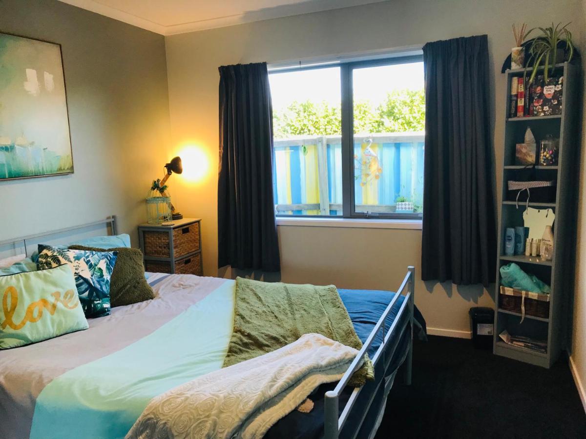 A Little Bit Beachy Modern Guest Room And Private Toilet Christchurch Eksteriør bilde