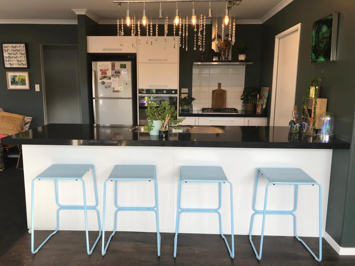 A Little Bit Beachy Modern Guest Room And Private Toilet Christchurch Eksteriør bilde